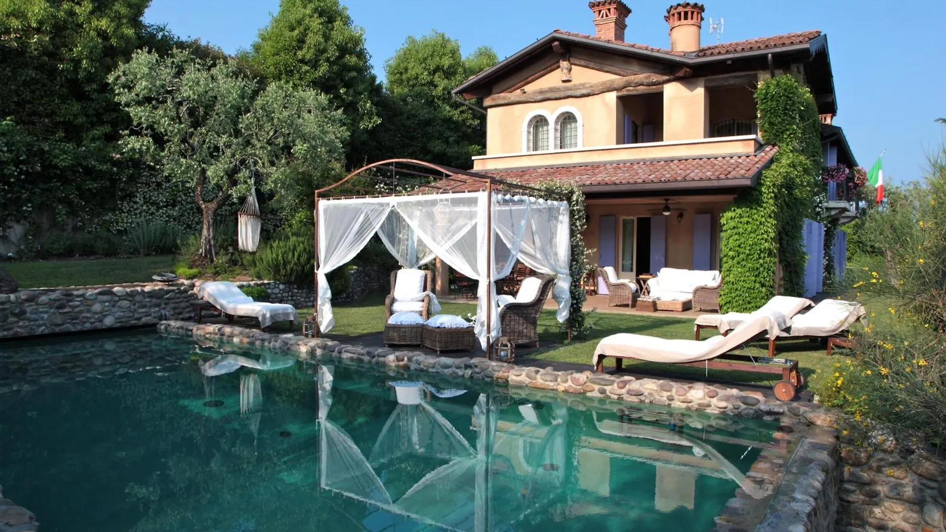 La Criolda Charming Villa سان فيليتْشي ديل بيناكو 0*,  إيطاليا